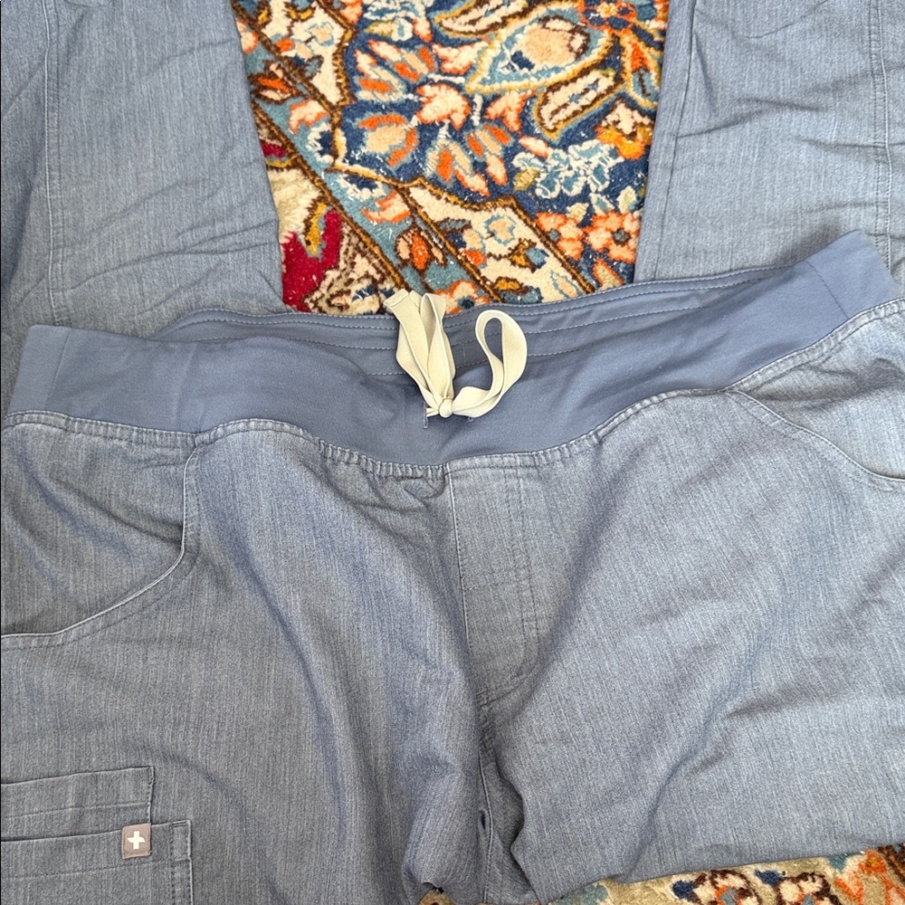 FIGS grey Kade cargo pants!